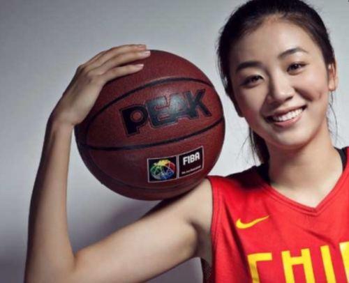 美女打篮球视频网红照片,网红美女打篮球风采展示