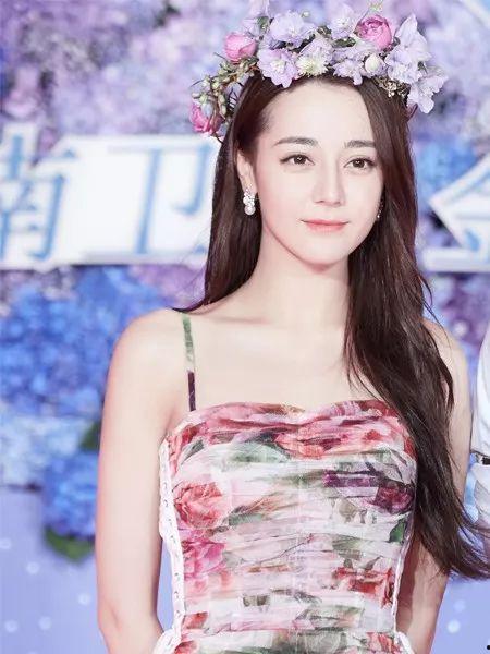 喜欢带花的明星