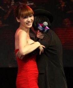 女明星被扒光,扒光背后的真相与反思