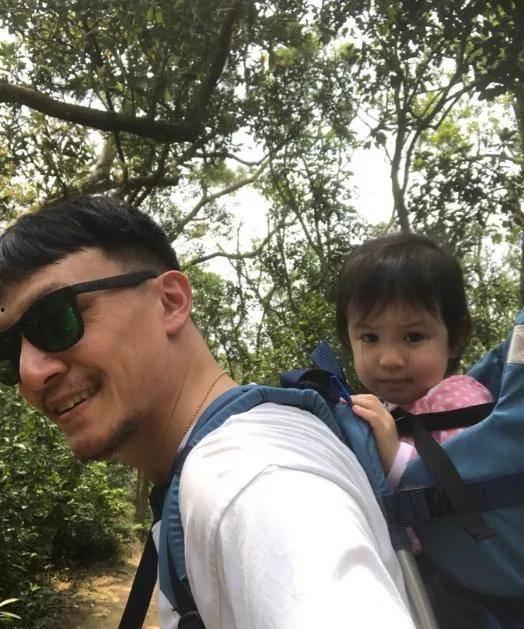 女儿爆料父亲过节视频播放,温馨瞬间感动网友