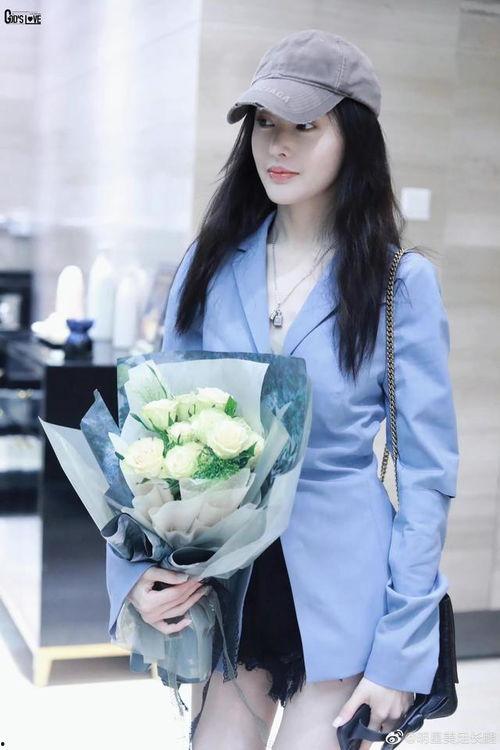 明星明星送花,浪漫瞬间定格永恒